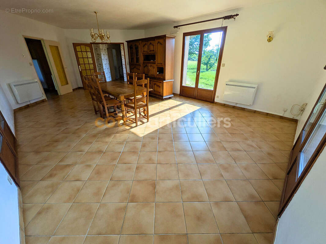 Maison à MONTECH