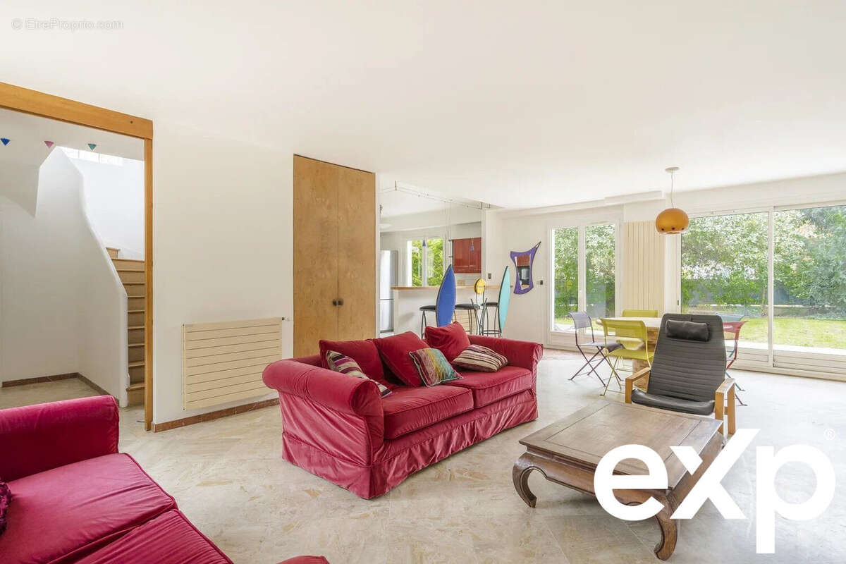 Maison à SAINT-MAUR-DES-FOSSES