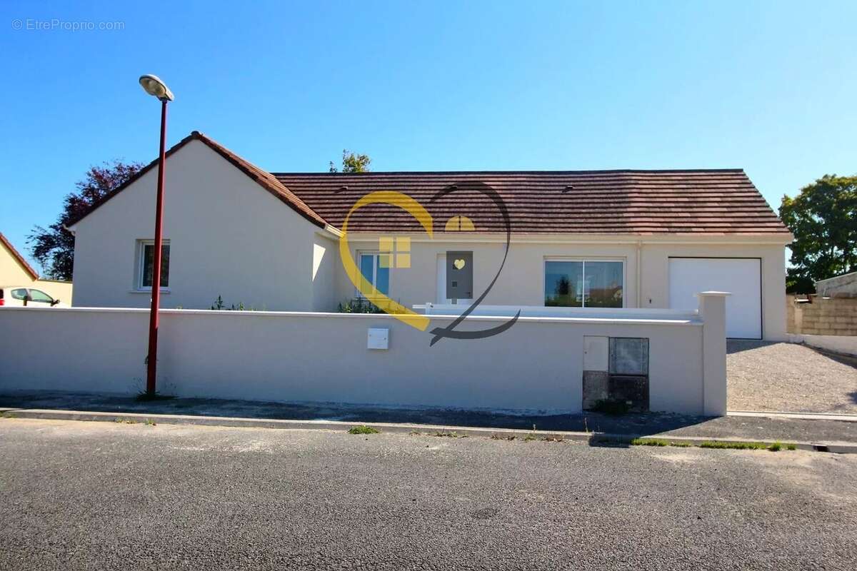 Maison à LA CHAPELLE-SAINT-URSIN