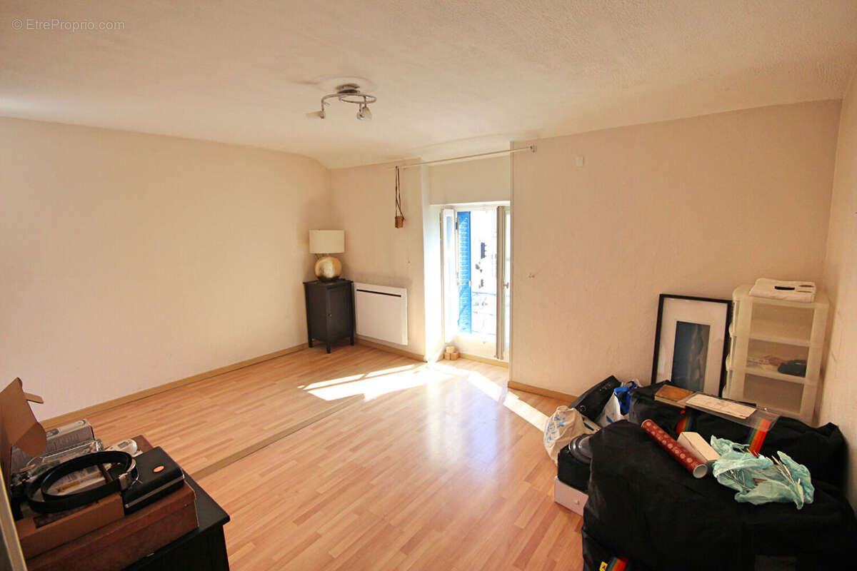 Maison à VERT-LE-PETIT