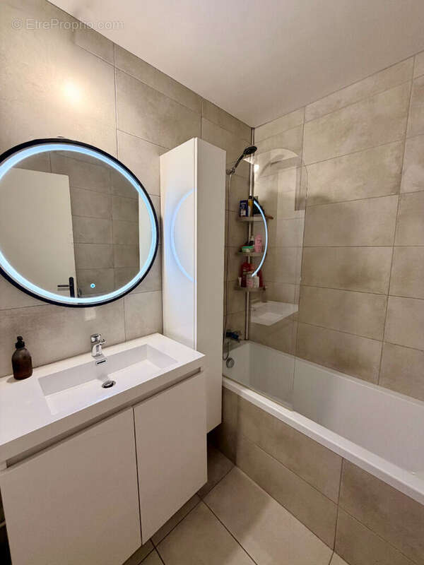 Appartement à MARSEILLE-7E