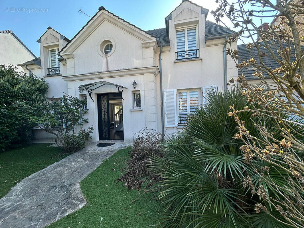 Maison à SAINT-LEU-LA-FORET