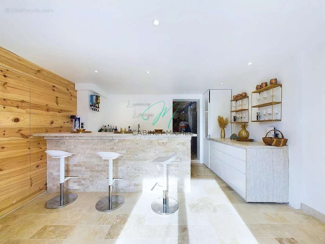 Maison à ROQUEFORT-LES-PINS