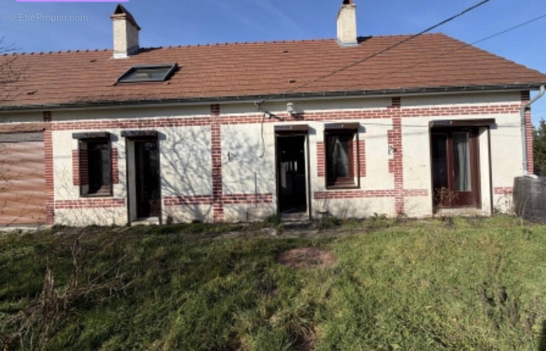 Maison à PARAY-LE-FRESIL
