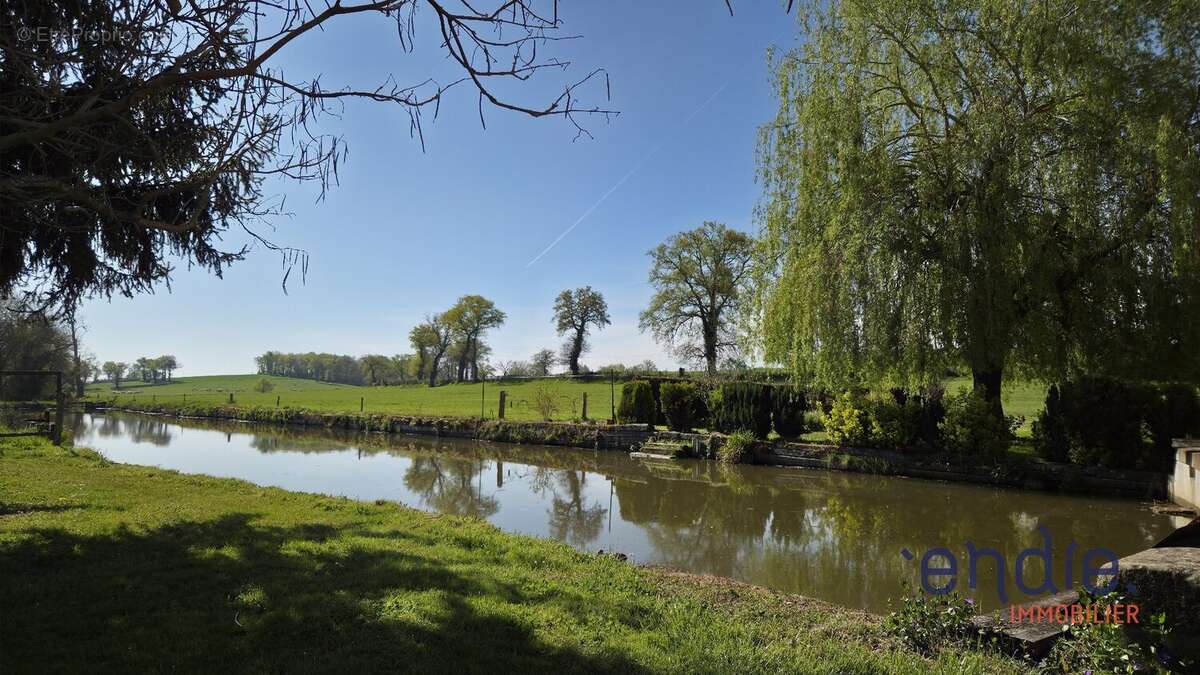 Maison à TOULON-SUR-ALLIER
