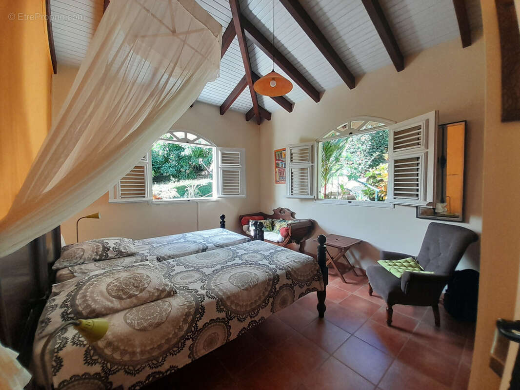 Maison à LES TROIS-ILETS