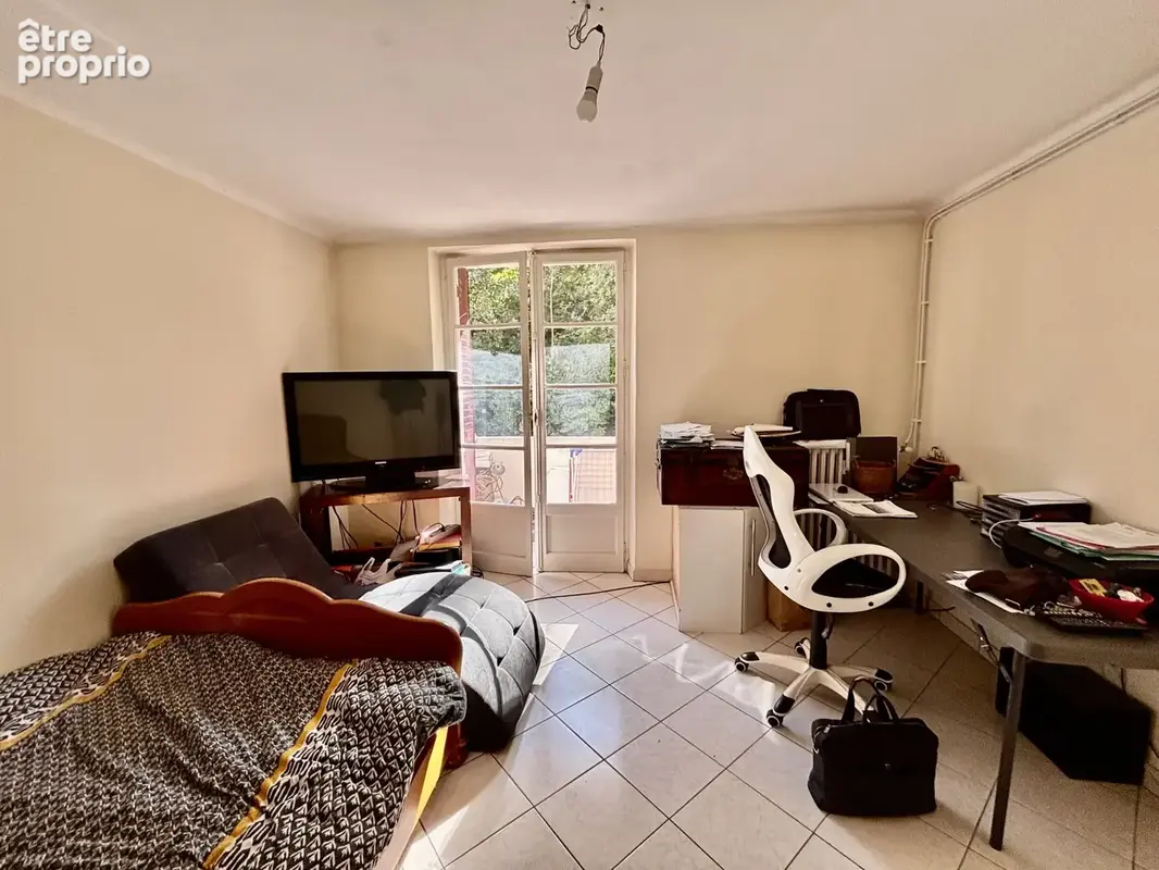 Chambéry Appartement T2 de 39 m2 à rénover avec cave et garage - photo 5