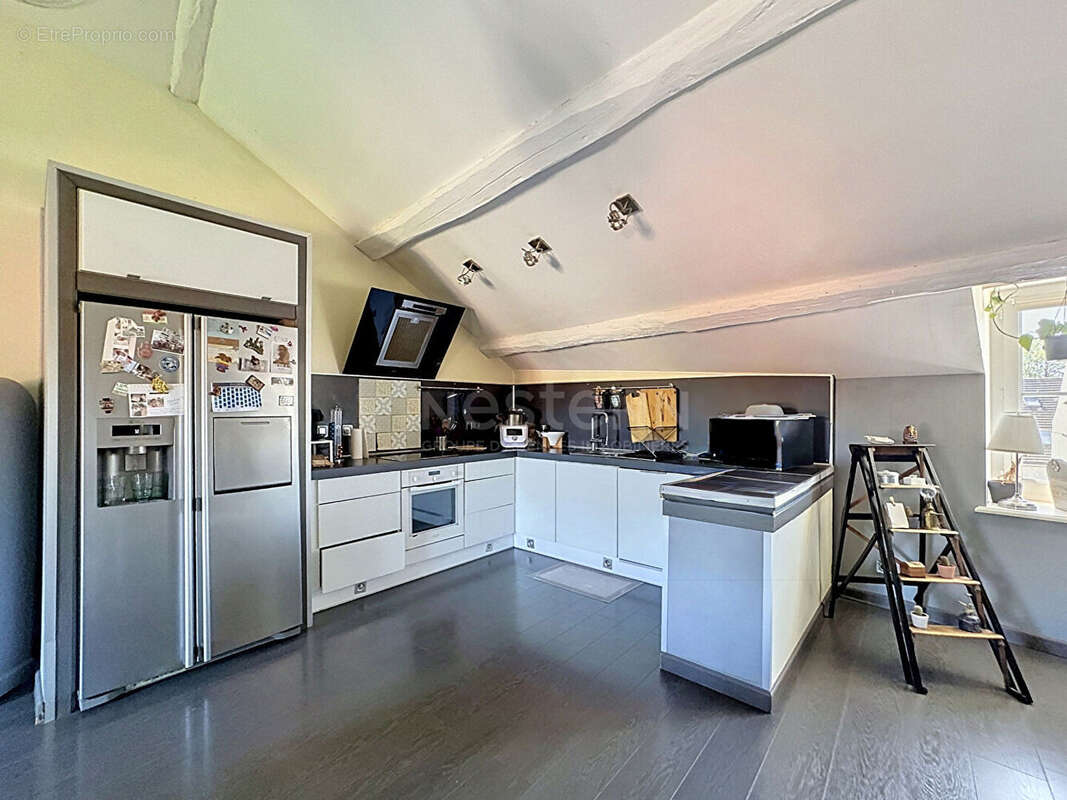 Appartement à LAMORLAYE