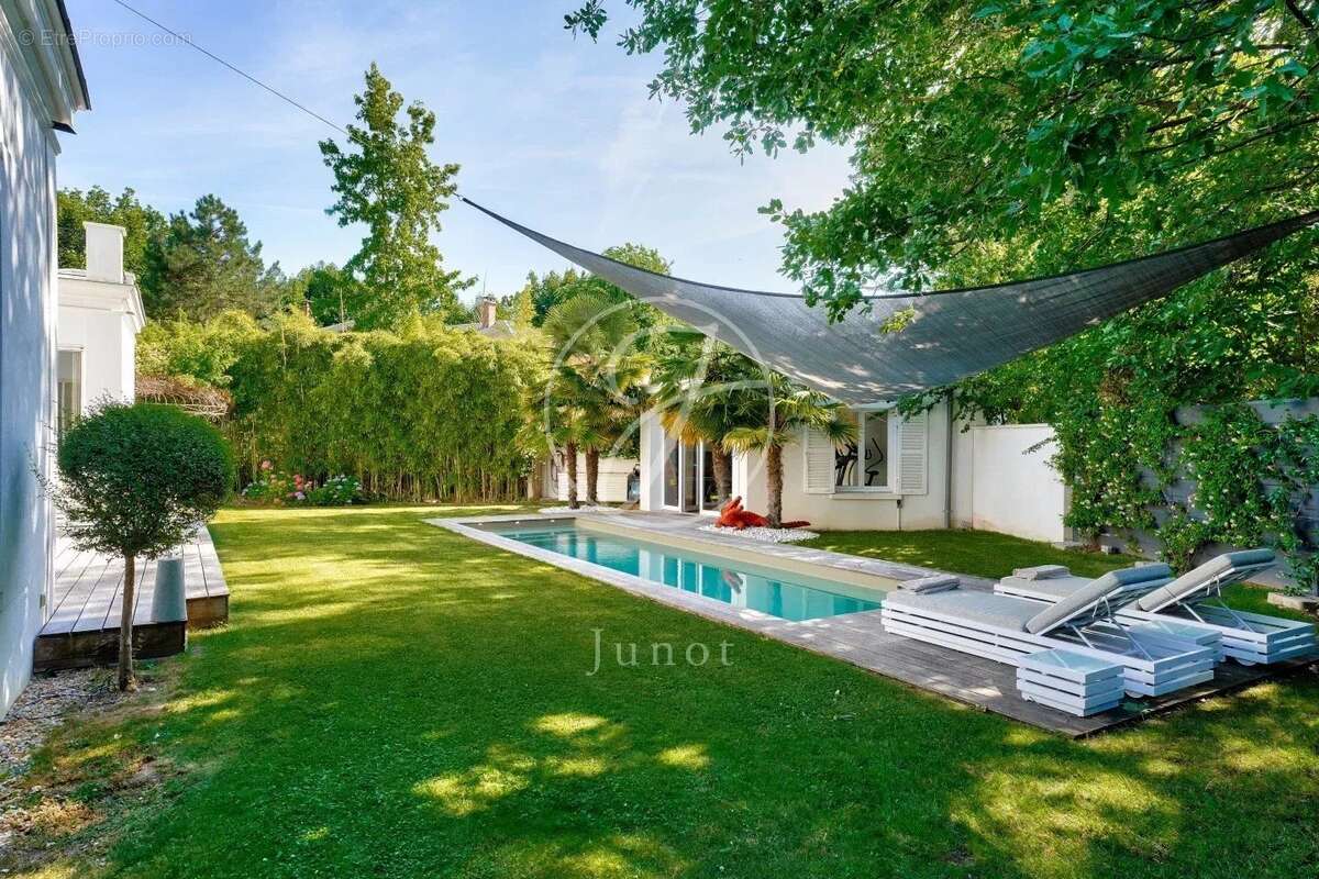 Maison à LE VESINET