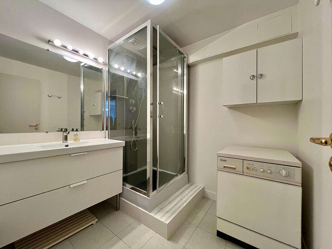 Maison à LE MESNIL-LE-ROI