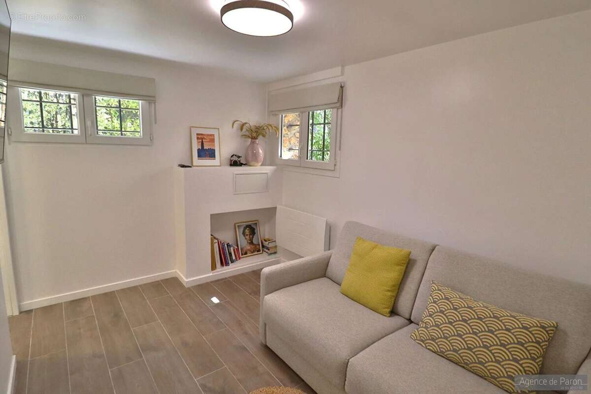 Maison à VERRIERES-LE-BUISSON