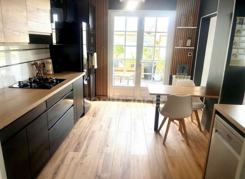*Octeville-sur-Mer * Maison familiale 170 m², Piscine couverte, 4 chambres, Terrain 2 000 m² - photo 6