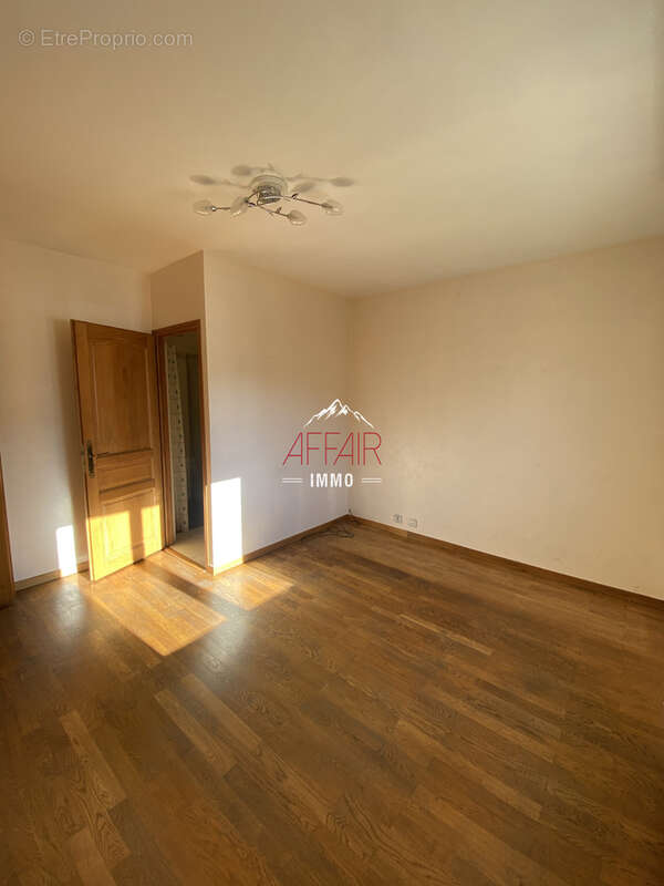 Appartement t4 dans maison proches commodités - 74240 gaillard - photo 6