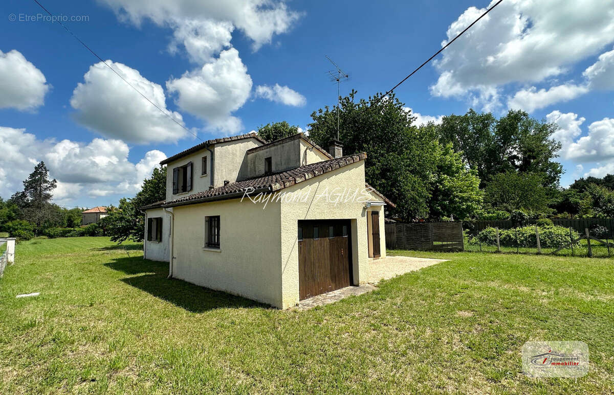 Maison à SAINT-SEURIN-DE-PRATS