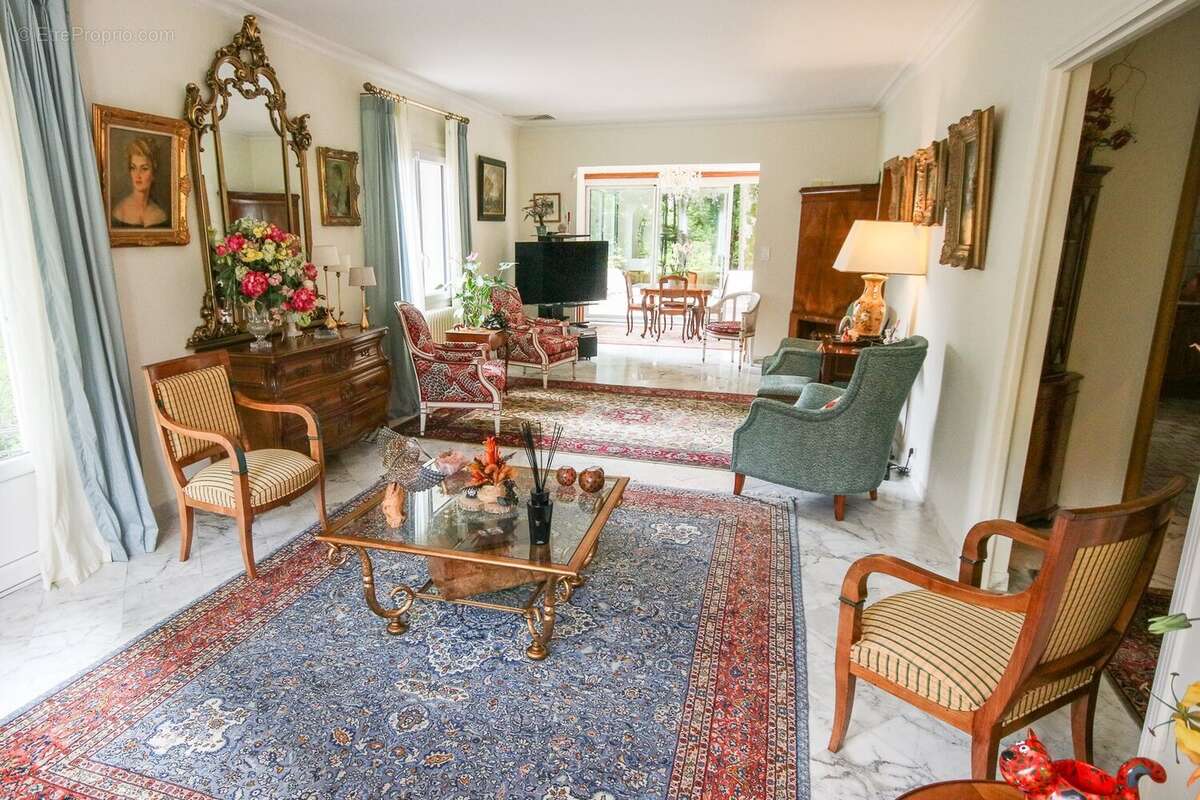 Maison à BARBEZIEUX-SAINT-HILAIRE