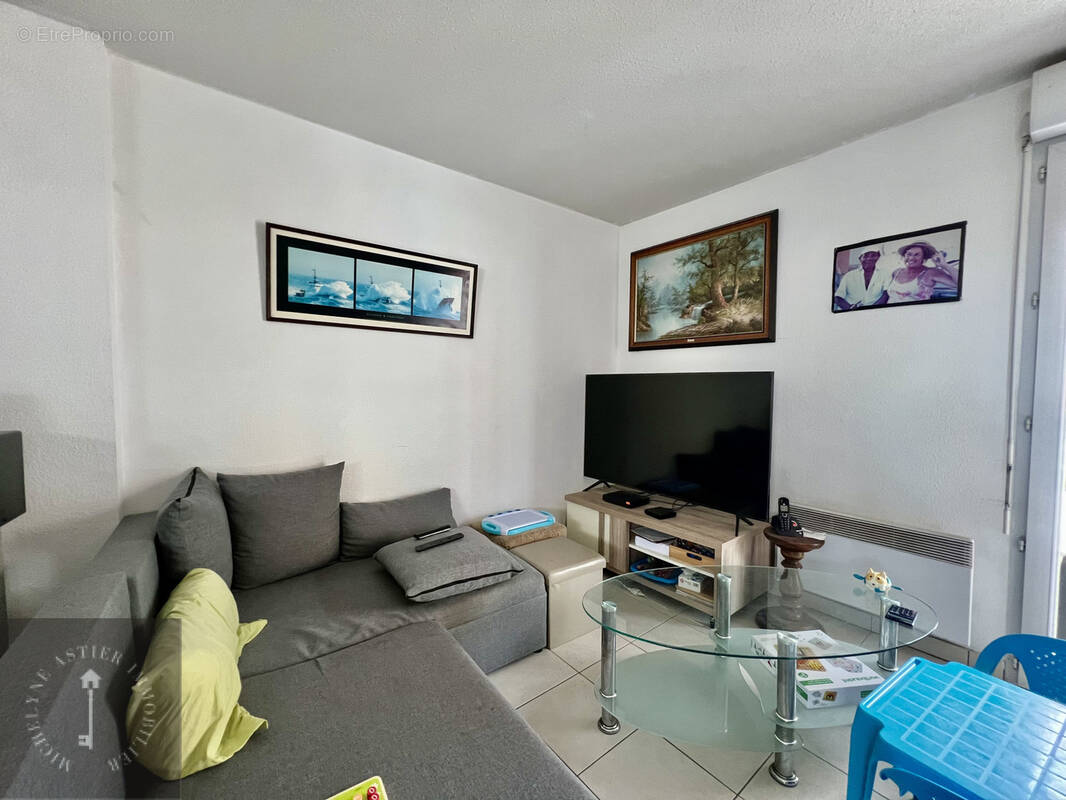 Appartement à SAINT-LAURENT-DU-VAR