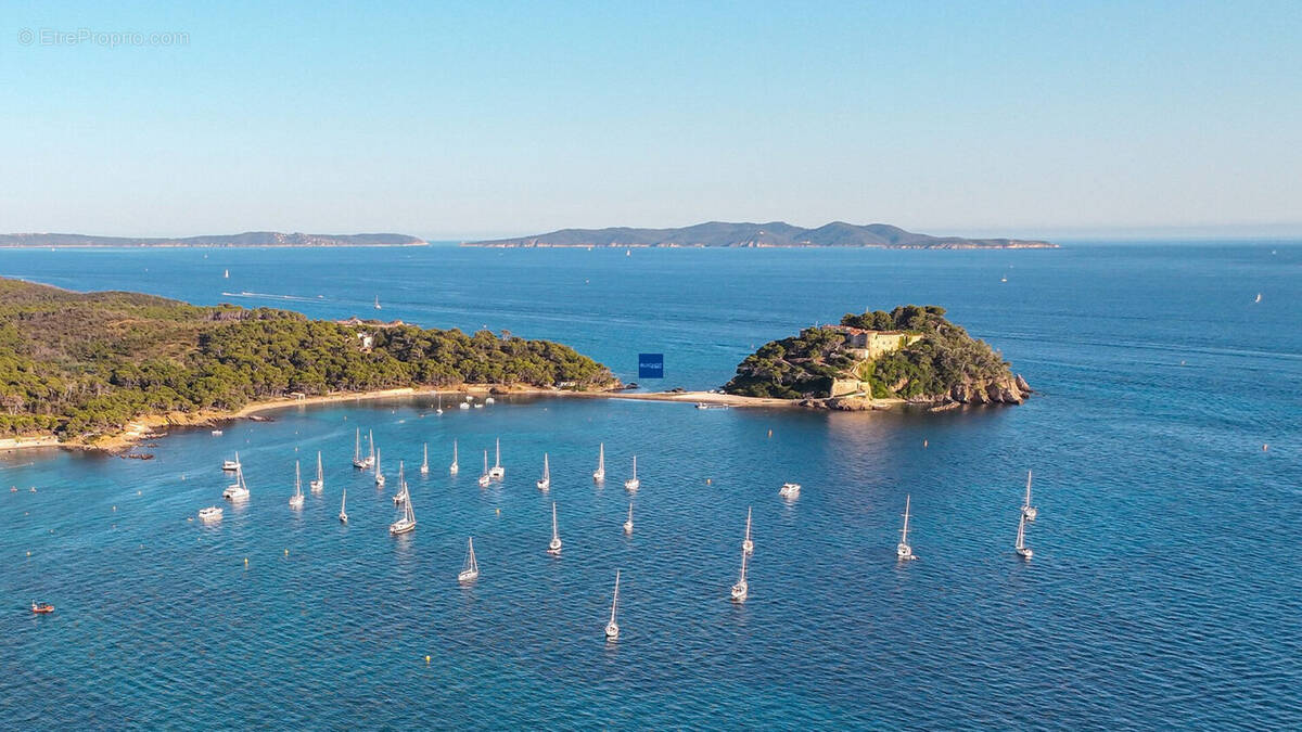 Appartement à LA LONDE-LES-MAURES