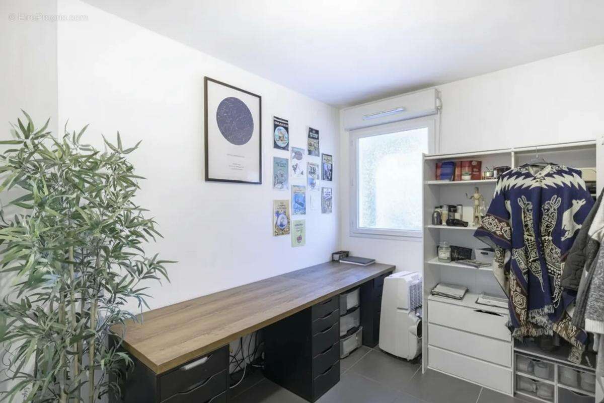 Appartement à MARSEILLE-4E