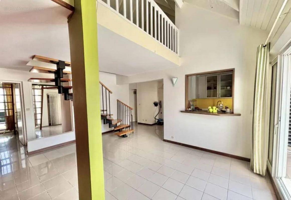 Appartement à LES ABYMES