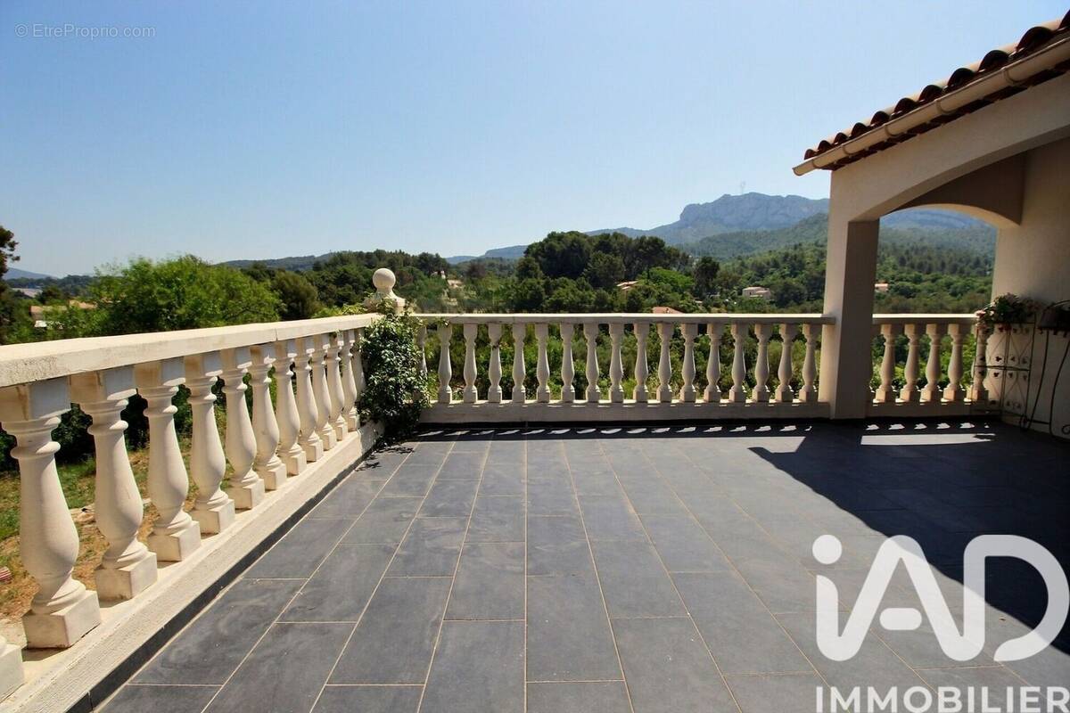 Photo 1 - Maison à ROQUEVAIRE