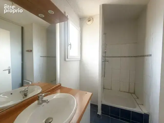 Un appartement qui coche toutes les cases  dernier étage, ascenseur, deux terrasses, vue dégagée et box fermé - photo 7