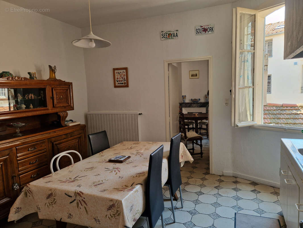 Appartement T3/4 + cave  Mairie. - photo 8