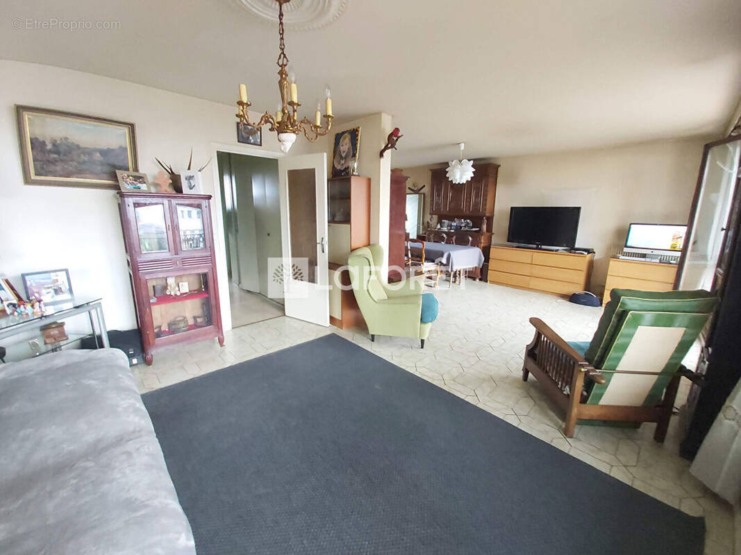 Appartement à VILLEMOMBLE