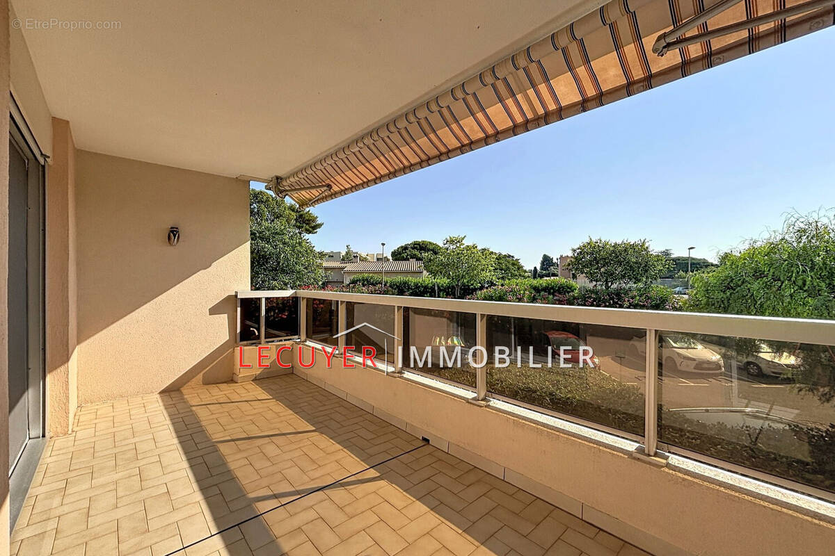 Appartement à VALLAURIS