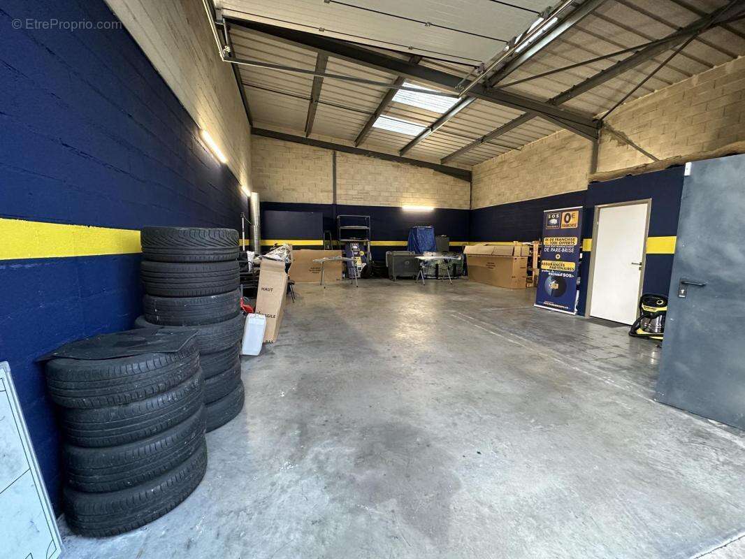 Fonds de commerce d'achat/vente de véhicules automobiles et accessoires, petits entretiens à LE MEE SUR SEINE - photo 7
