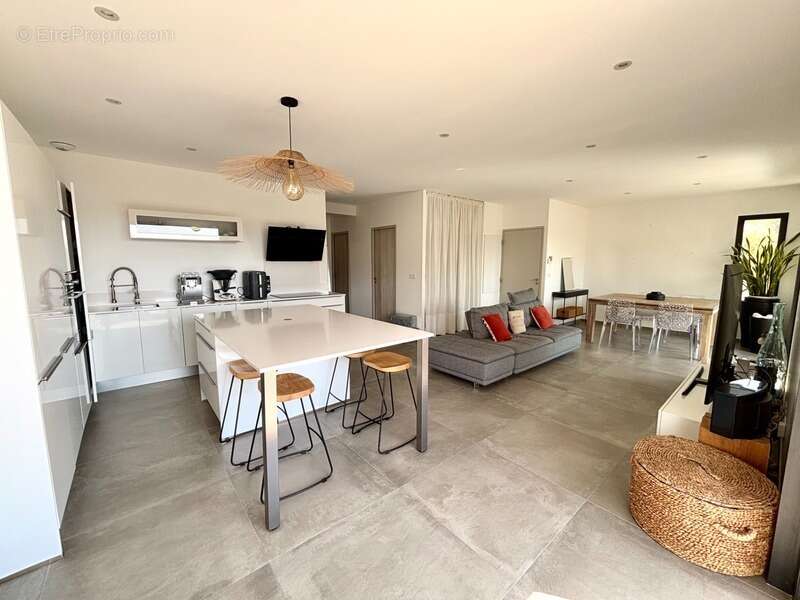 Maison à vendre contemporaine 6 pièces LA CIOTAT (13) - photo 2
