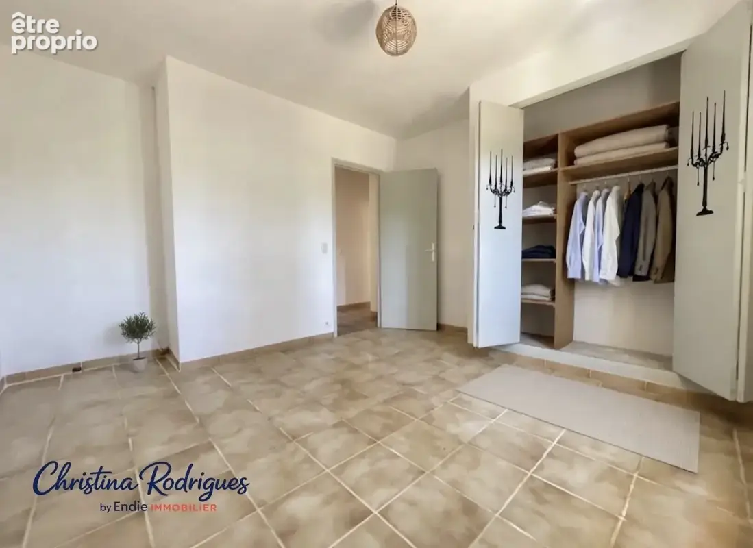 Lorgues villa t7 piscine garage cave - photo 10