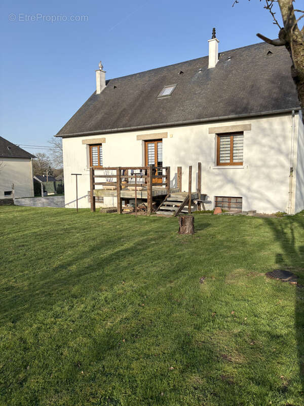 Maison à AMBRIERES-LES-VALLEES