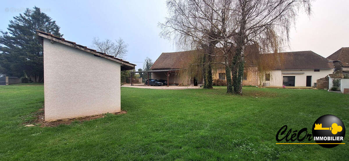 Maison à SAINT-SYMPHORIEN-SUR-SAONE