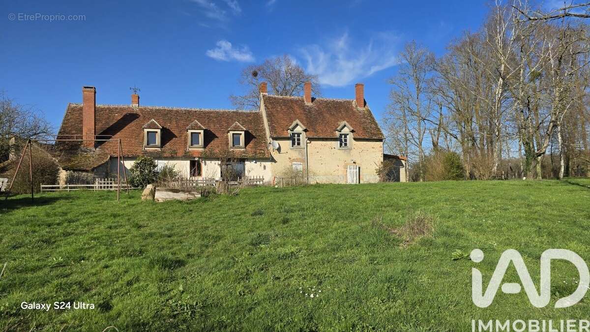 Maison 236 m² à Isle-Et-Bardais  - photo 4