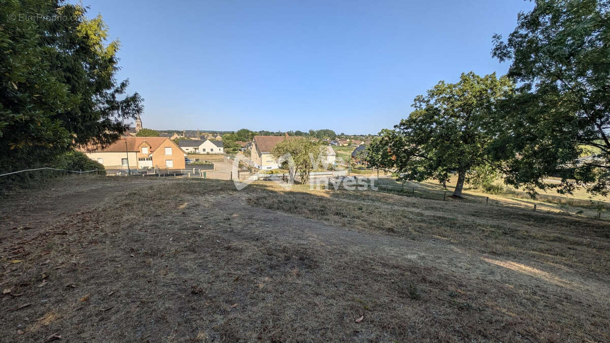Terrain 1715 m² à Saint-Ouen-En-Belin  - photo 5