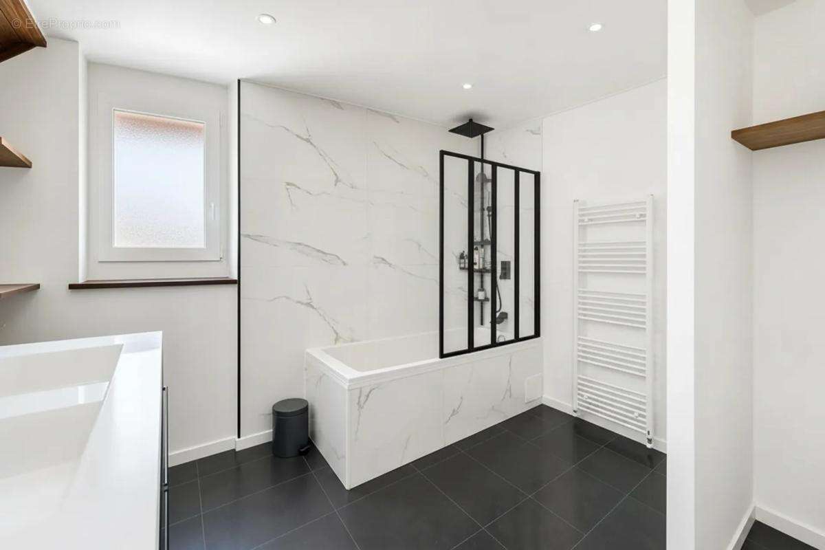 Maison de 6 pièces de 205 m² à Usinens - photo 5