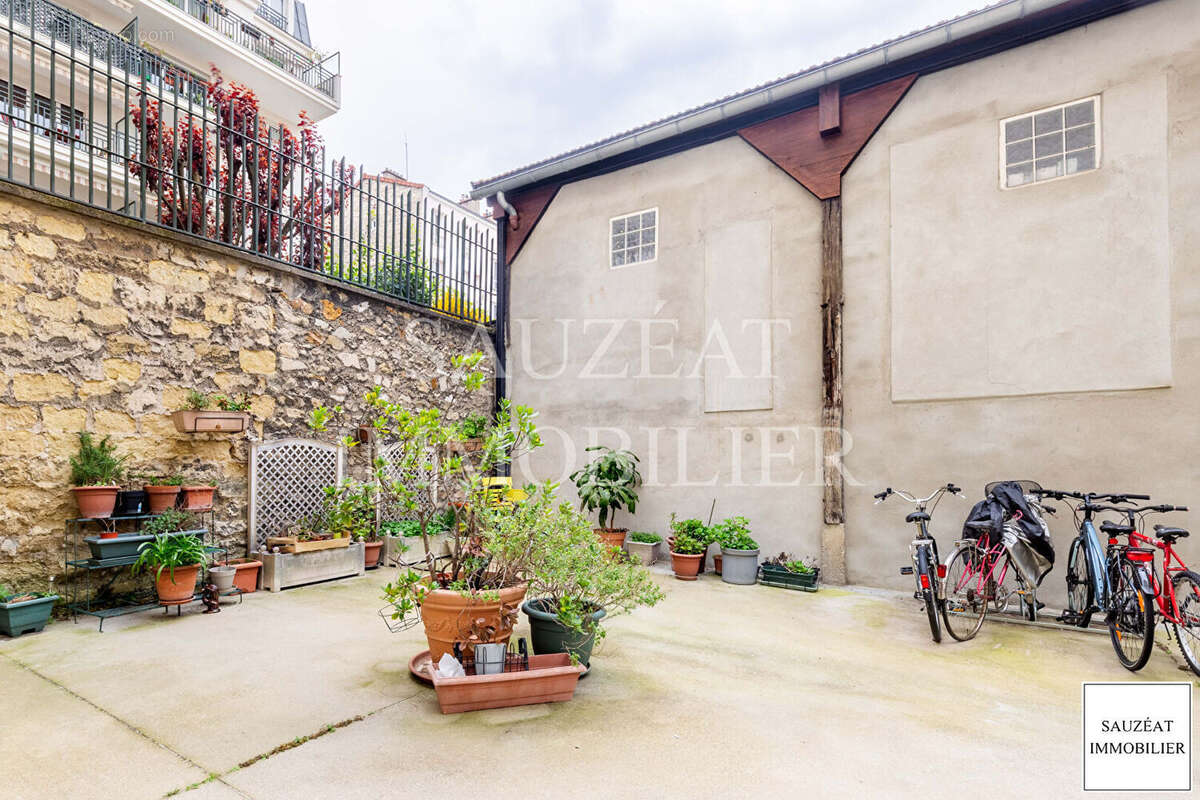 Appartement à MONTROUGE