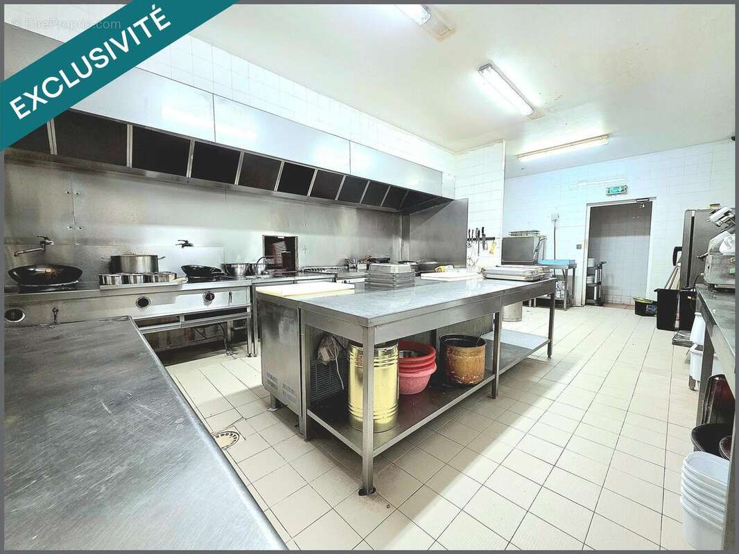 Commerce 942 m² à Torcy  - photo 2