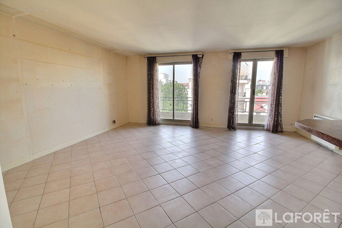 Appartement à LA GARENNE-COLOMBES