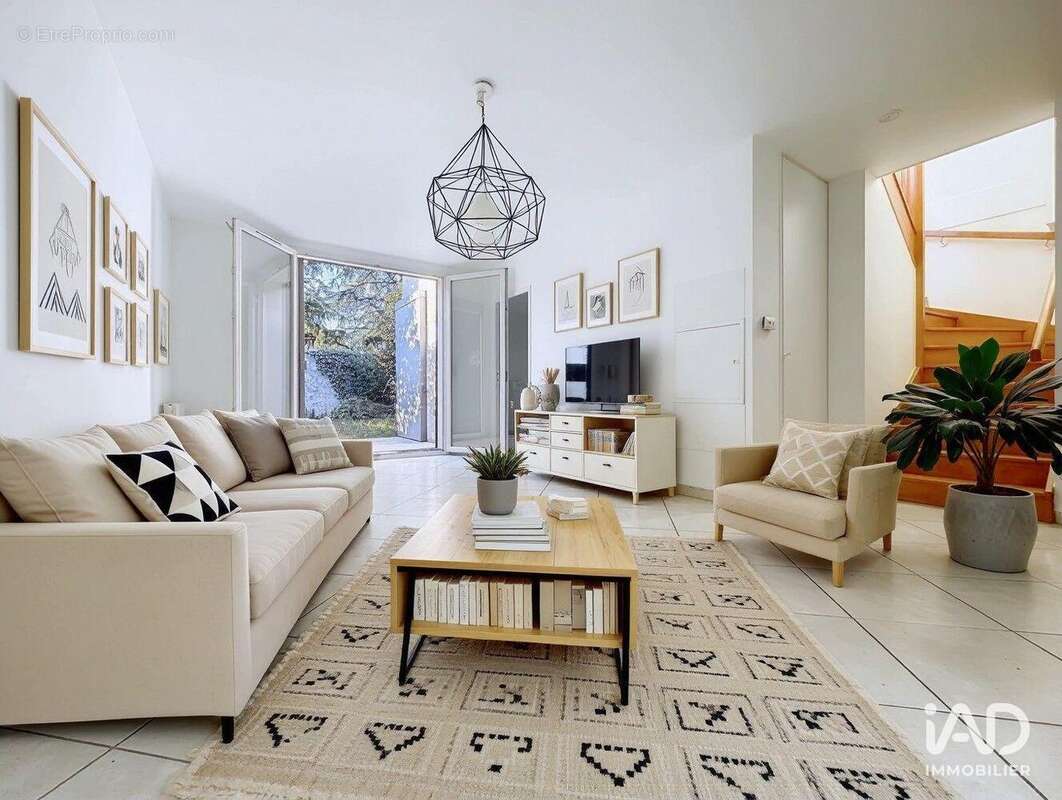 Photo 2 - Maison à BRON