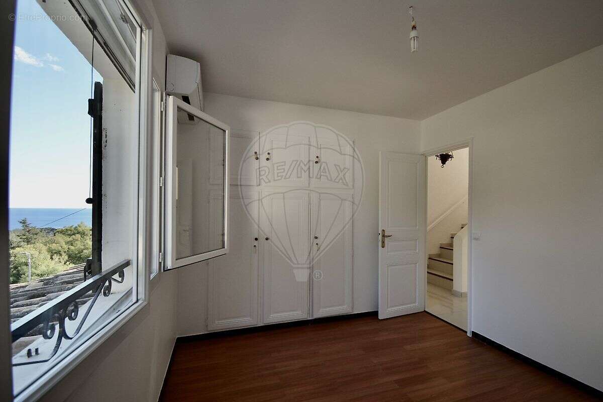 Maison à FREJUS