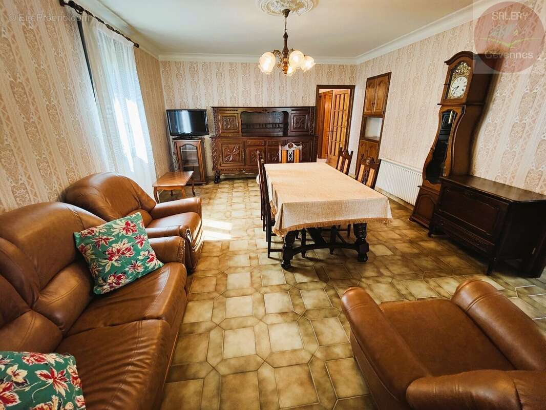 Appartement à SAINT-GERMAIN-DE-CALBERTE