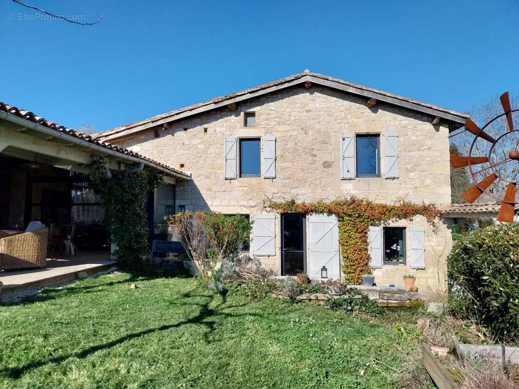 Maison à CAHUZAC-SUR-VERE