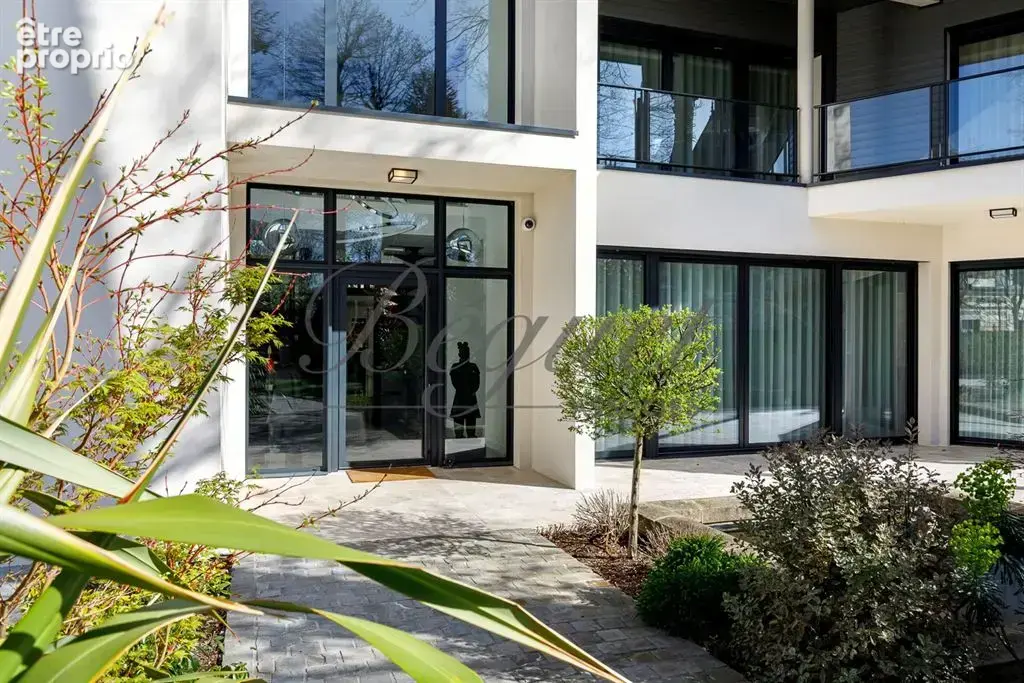 Vaucresson (92420) – Maison de 350 m², 5 chambres, terrain de 1 300 m² – près de Paris, Hauts-de-Seine, Île-de-France - photo 3