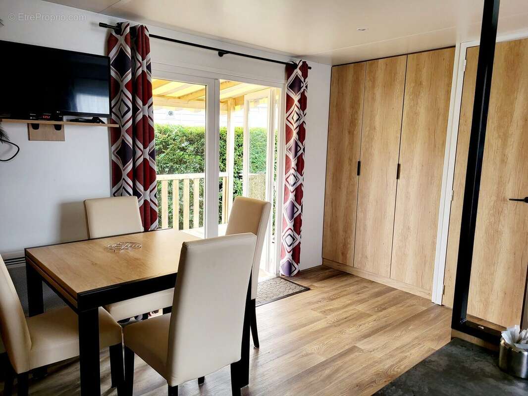 Maison à LES MATHES