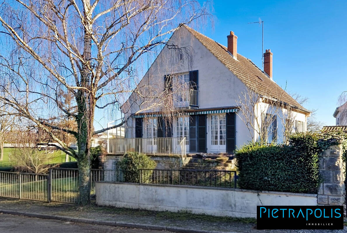 Maison à LA CLAYETTE