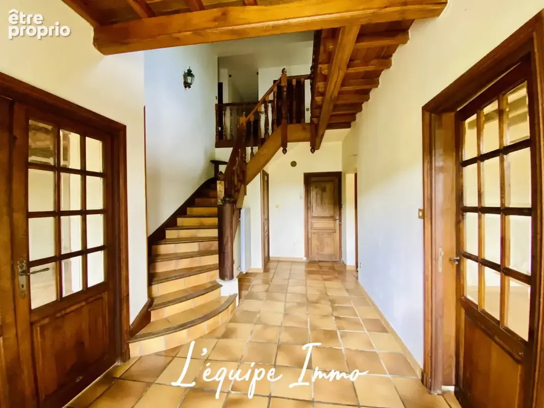 Maison T6 sur 1 hectare de terrain - photo 13