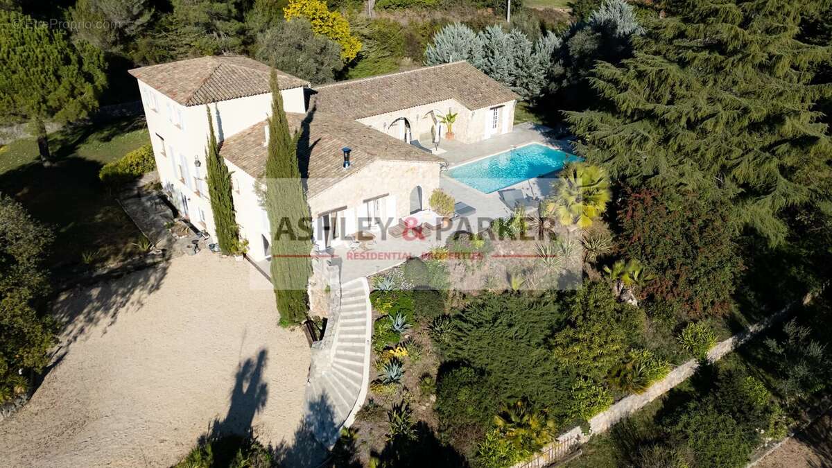 Maison à PEYMEINADE