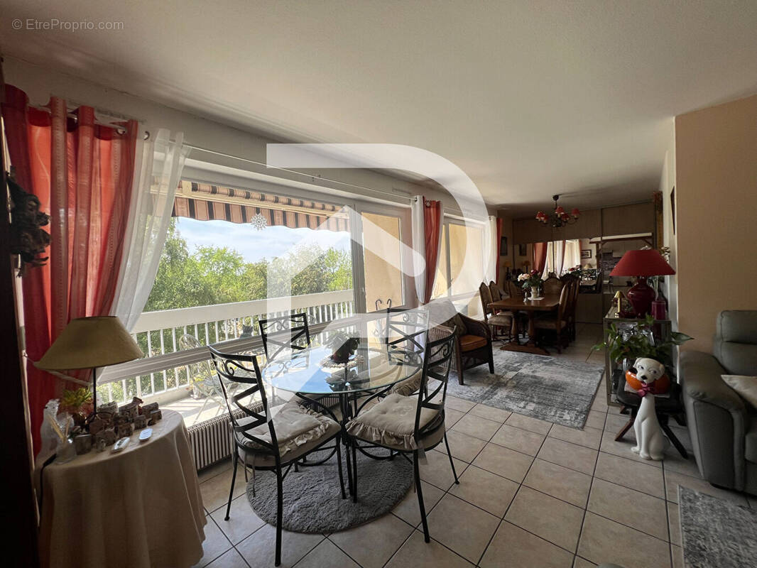 Appartement à ELANCOURT