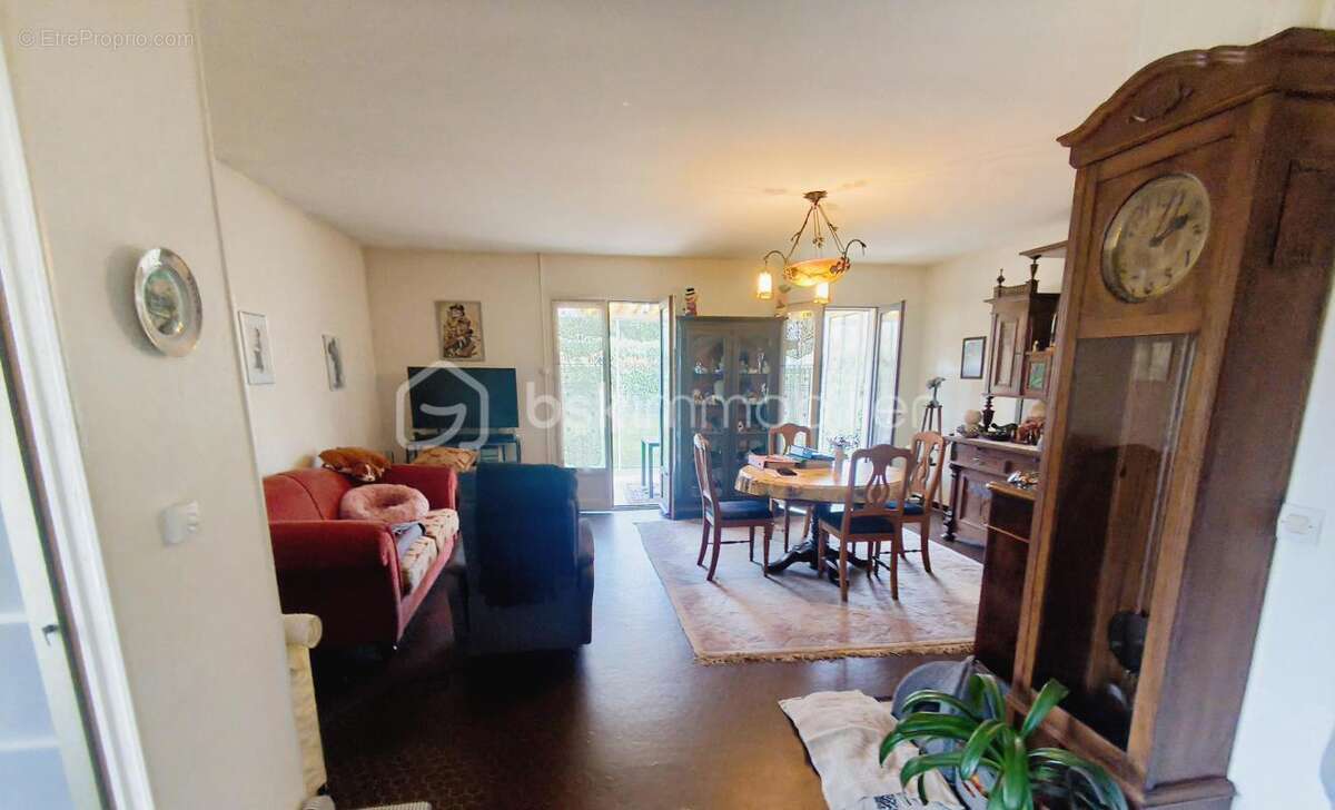 Maison à L&#039;ABERGEMENT-DE-CUISERY